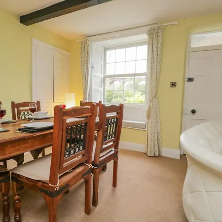 Half Island House 4* Kendal