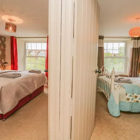 Half Island House 4* Kendal