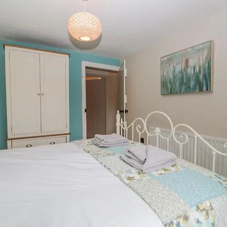Half Island House Szálloda 4*